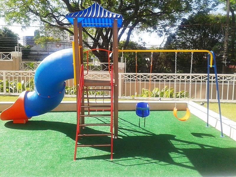 Playground com 1 torre para condominio