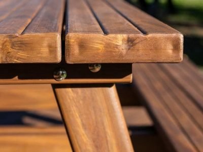 Acabamento mesa de madeira plástica lateral