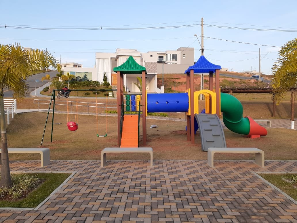 Playground Infantil em Condomínio Las Palmas Setvillage em Pouso Alegre - Minas Gerais