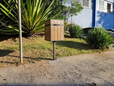 Lixeira tambor quadrada de madeira plástica para condominios e área publica
