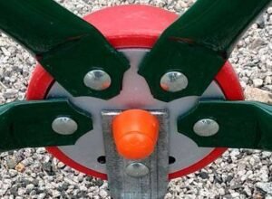 Estrutura e acessórios dos brinquedos em ferro galvanizado e pintura eletrostática