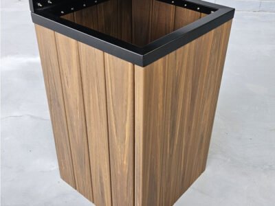 Lixeira Steel Prime de Madeira Plástica e Aço Carbono com pintura eletrostática