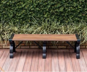 Banco Ibiara sem encosto - 1,50m em área de lazer