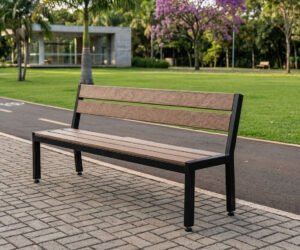 Banco de Jardim Steel - Em Área Pública